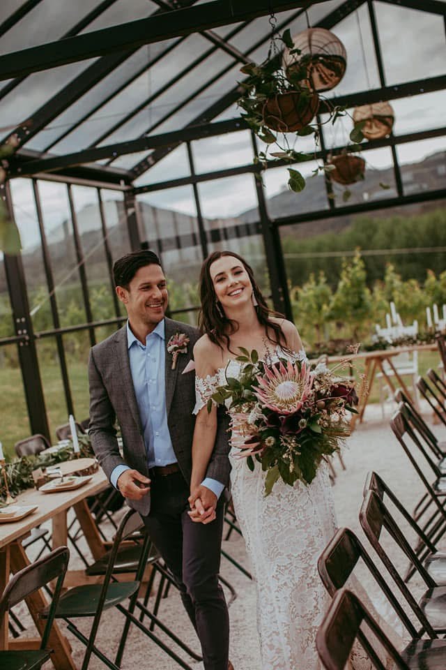 Wedding couple in a garden setting